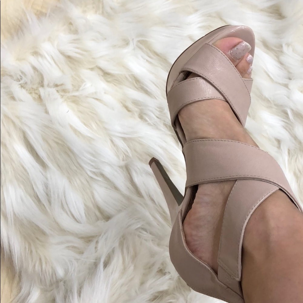 Brand new nude heels size 7.5
